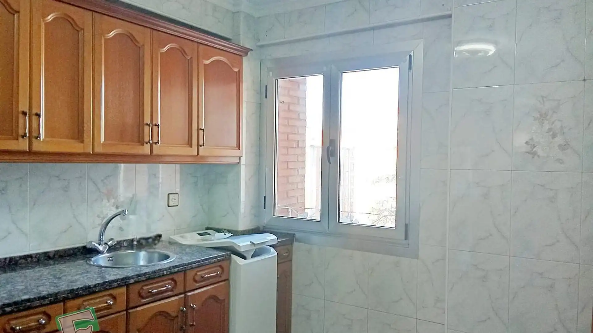 Cuina de Pis en venda en Gijón  amb Calefacció i Parquet