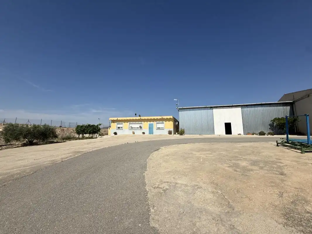 Vista exterior de Nave industrial en venta en Abanilla con Calefacción