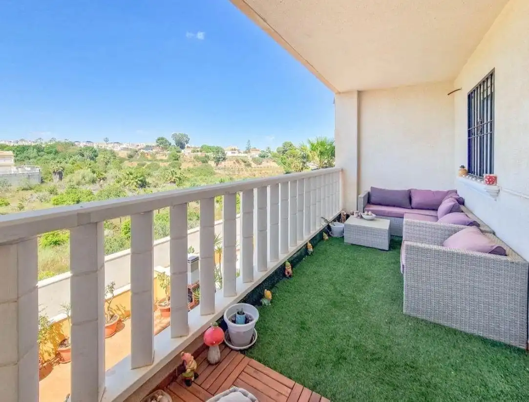 Terrassa de Apartament en venda en Orihuela amb Aire condicionat, Jardí privat i Piscina