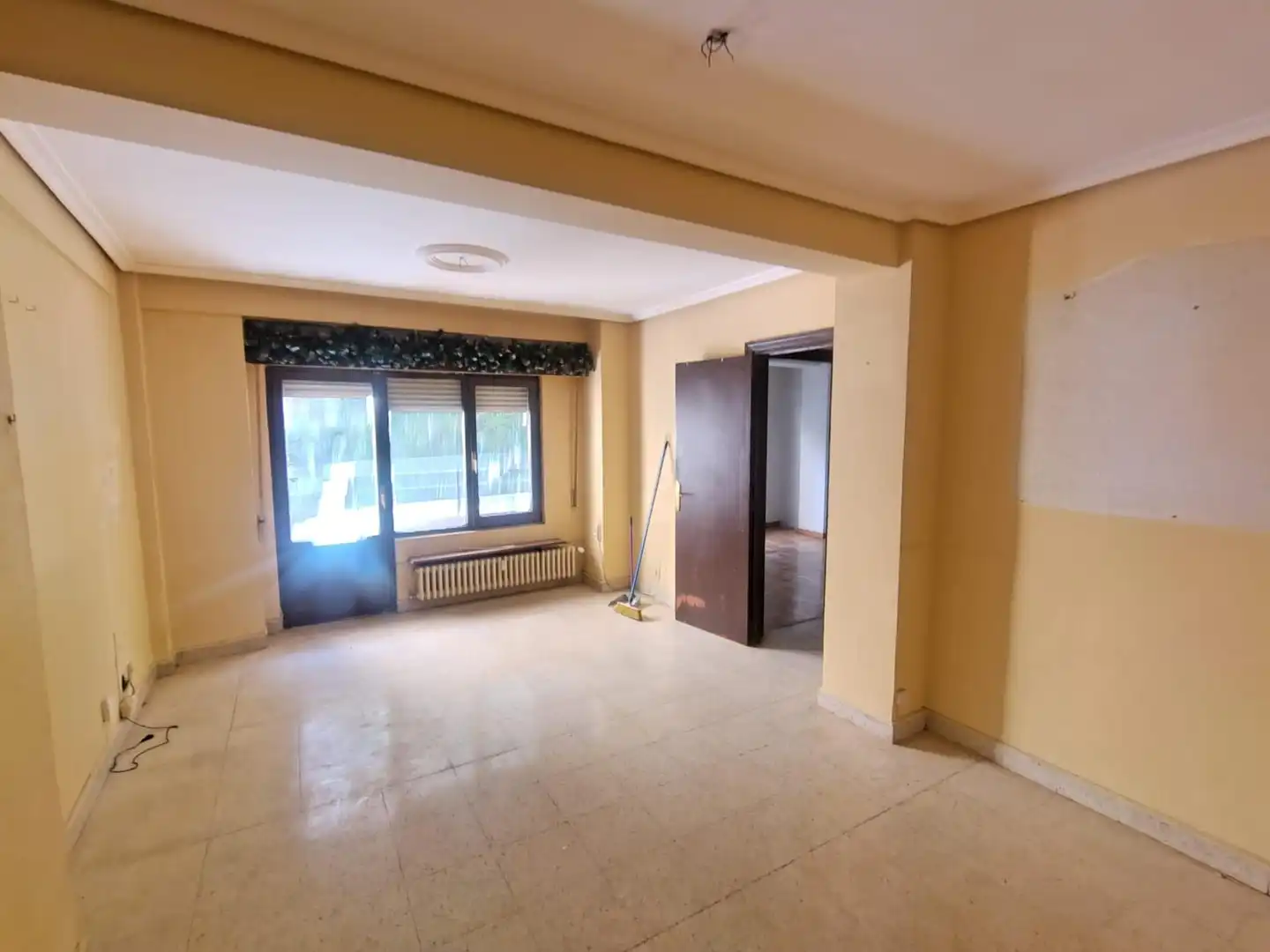 Piso en venta en Valladolid con Calefacción, Terraza y Balcón