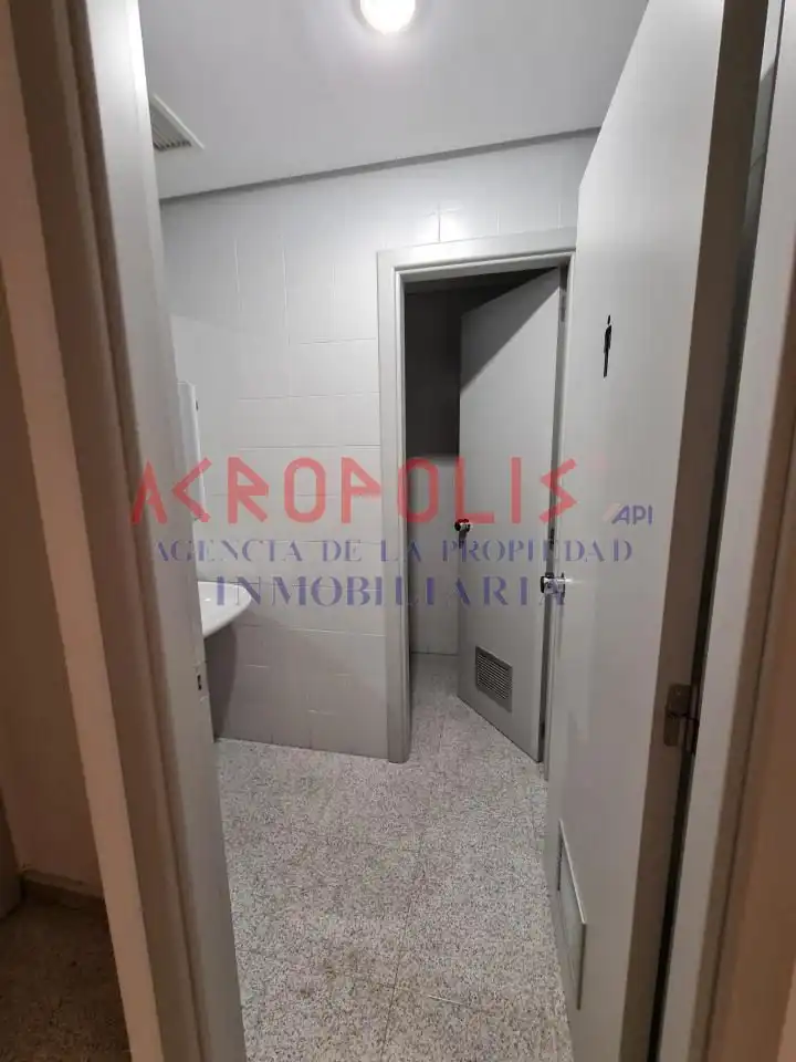 Local comercial en venda a Avenida Portugal 13 24009 Leon, imagen 13