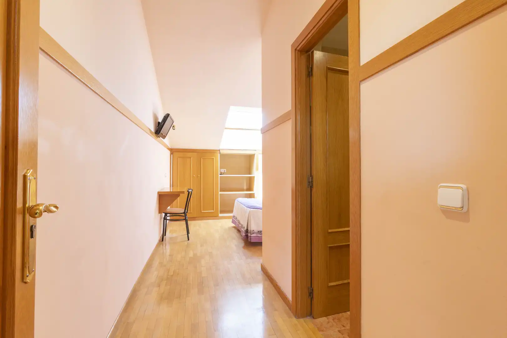 Habitación de Edificio en venta en Cavia