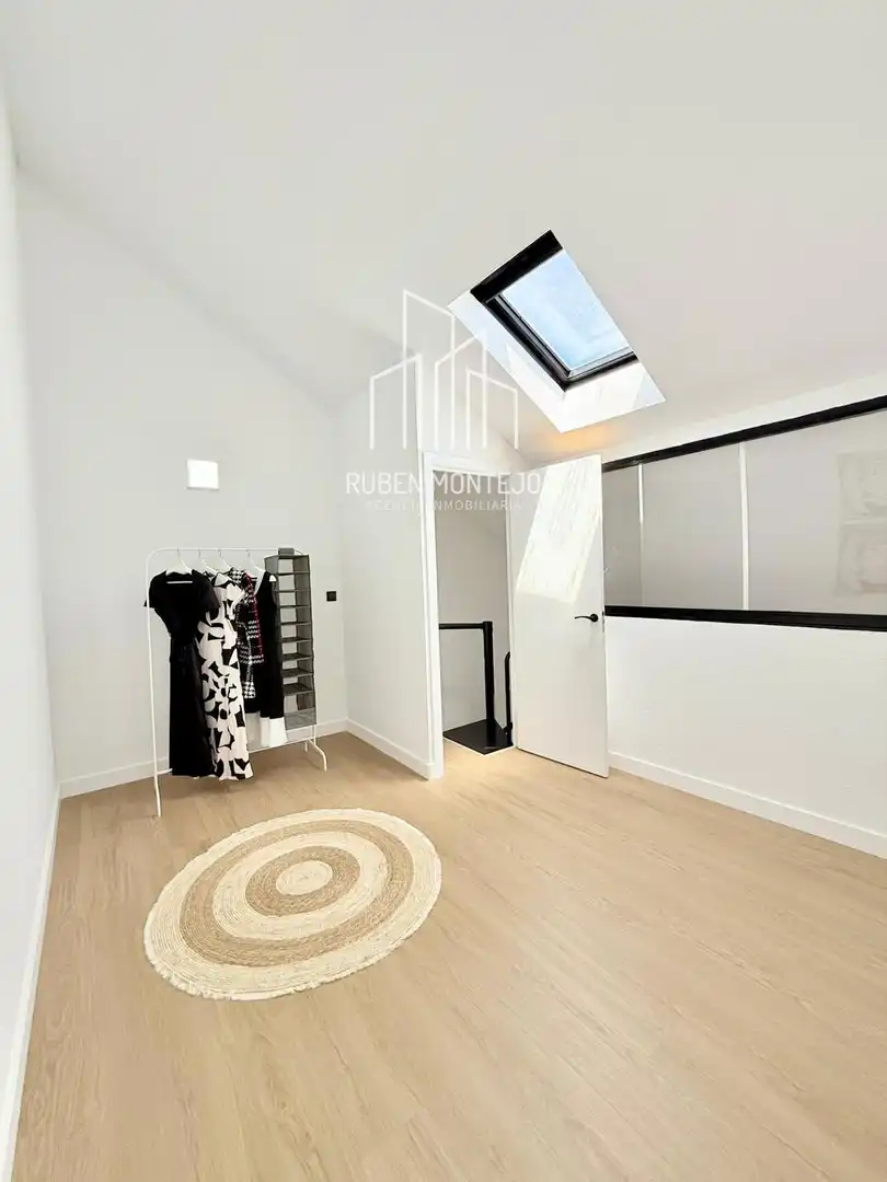 Habitación de Dúplex en venta en Villamayor con Calefacción, Terraza y Balcón
