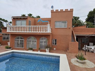 Villa con balcone in vendita a Rincón de Loix