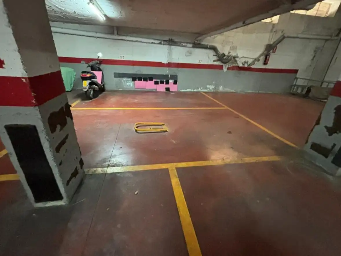 Parkplatz von Garage zum Verkauf in Rubí