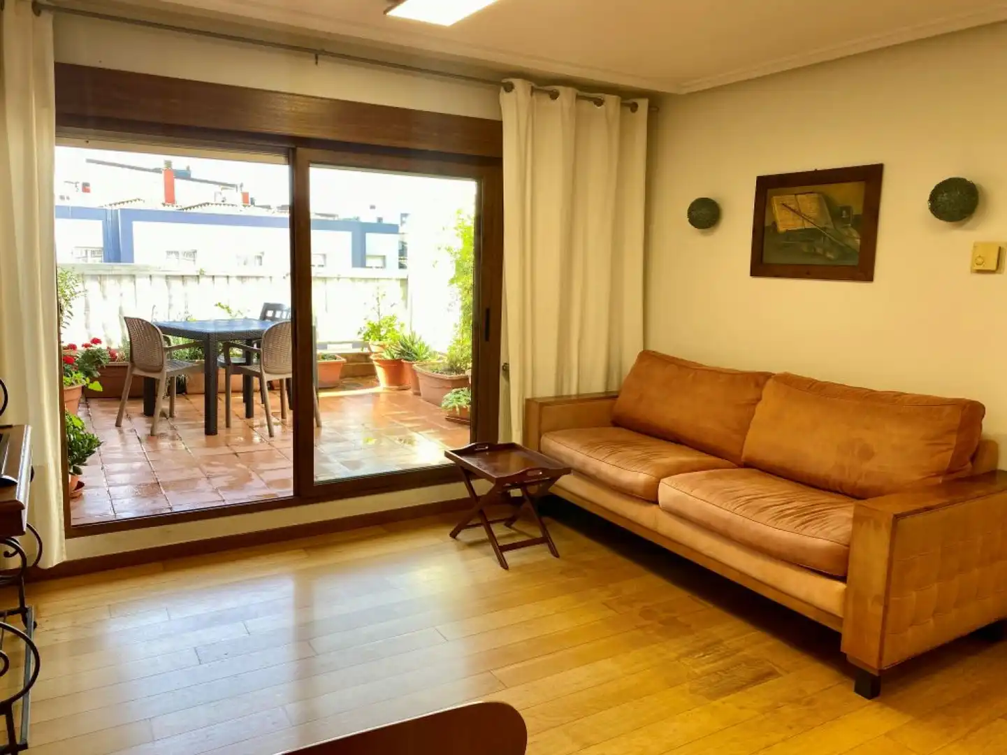 Sala de estar de Ático en venta en Avilés con Calefacción, Parquet y Terraza
