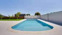 Piscina de Casa o xalet en venda en Cabrils amb Calefacció, Jardí privat i Terrassa