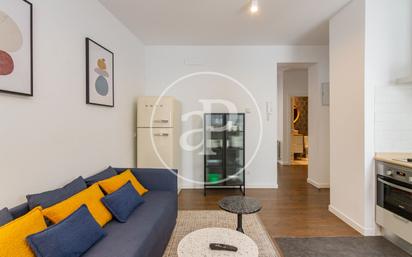 Living room of Flat to rent in  Madrid Capital  with Heating, Furnished and Balcony