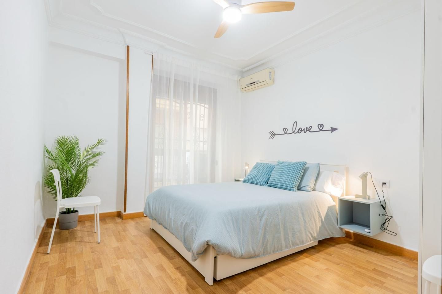 Flat to share in Carrer del Portal de Valldigna, El Carme