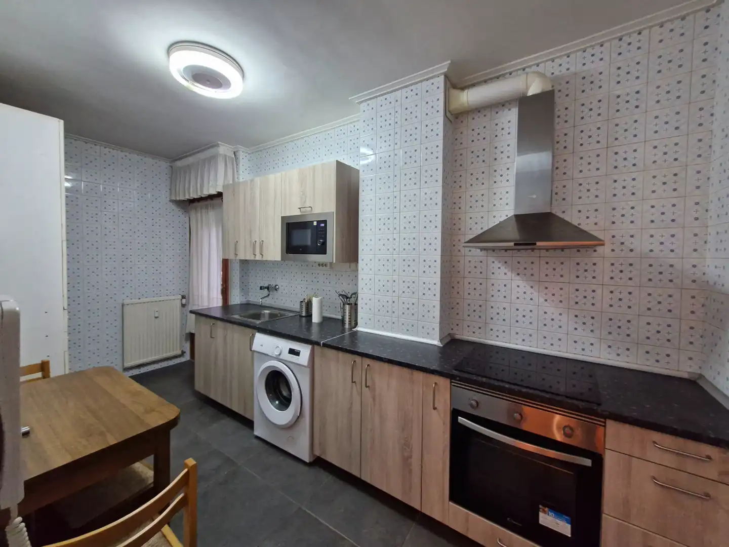 Cocina de Piso de alquiler en Vitoria - Gasteiz con Calefacción, Parquet y Amueblado