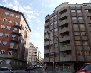 Vista exterior de Pis de lloguer en León Capital  amb Calefacció i Terrassa