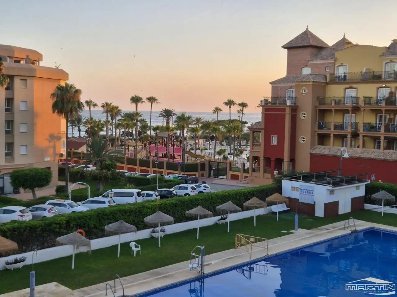 Vista exterior de Estudio de alquiler en Torrox con Aire acondicionado, Trastero y Piscina