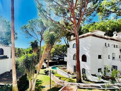 Exterior view of Single-family semi-detached for sale in Marbella  with Private garden, Terrace and Swimming Pool