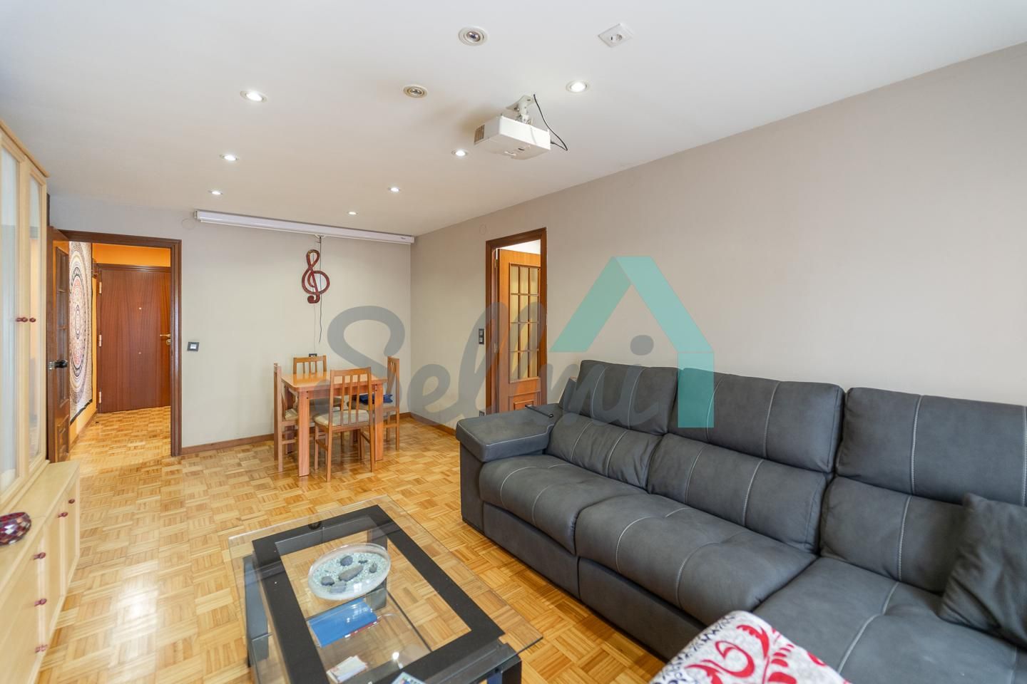 Living room of Flat for sale in Oviedo   with Heating, Parquet flooring and Storage room