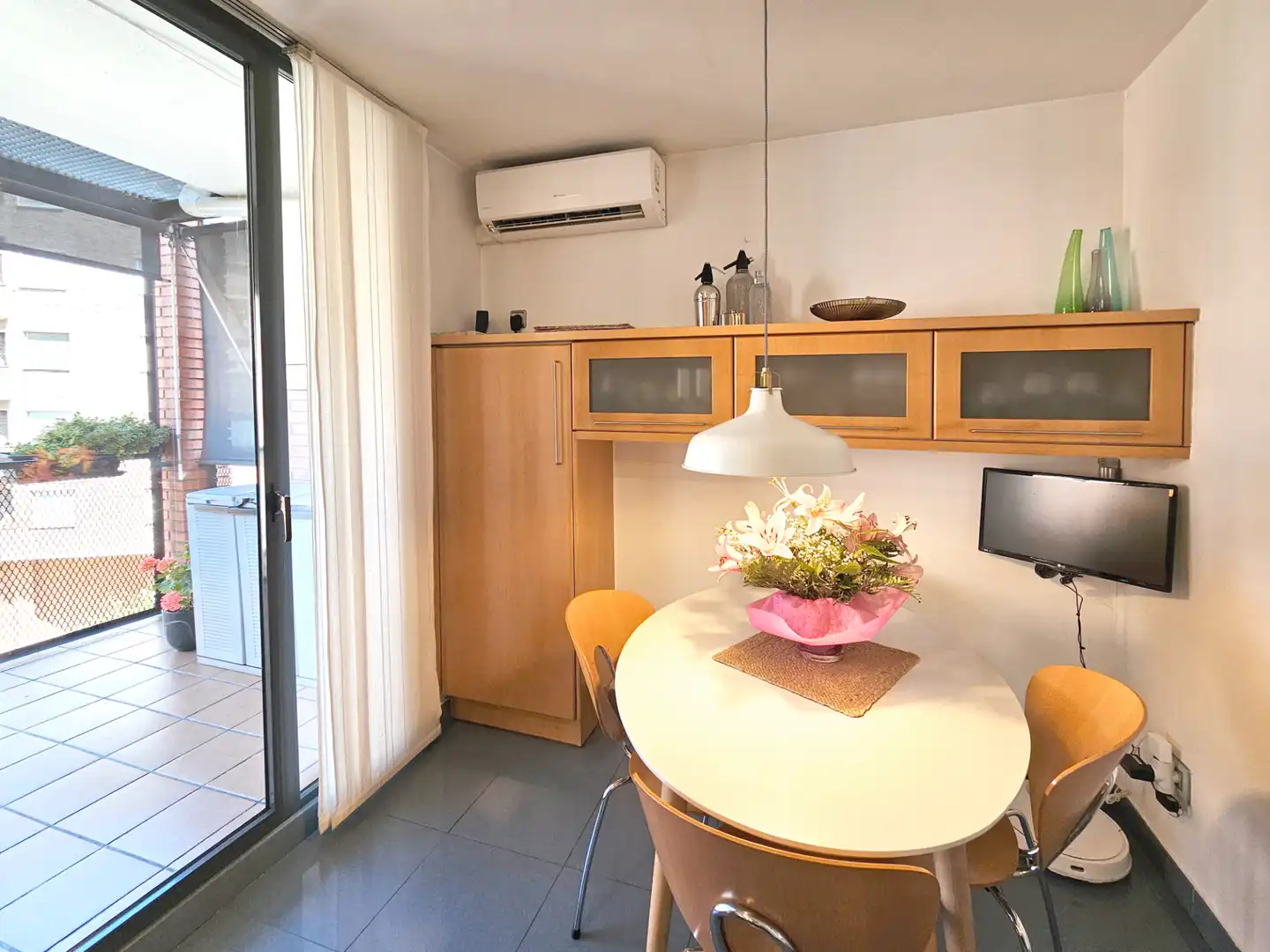 Comedor de Casa adosada en venta en Granollers con Aire acondicionado, Calefacción y Jardín privado