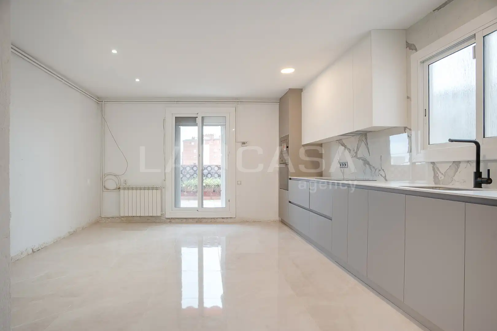 Kitchen of Attic for sale in L'Hospitalet de Llobregat  with Terrace