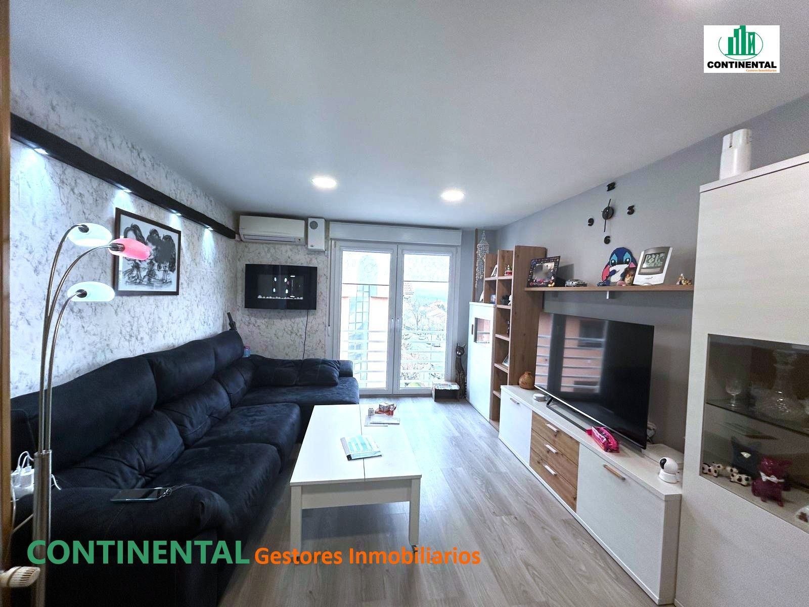 Living room of Flat for sale in San Lorenzo de El Escorial  with Air Conditioner and Heating