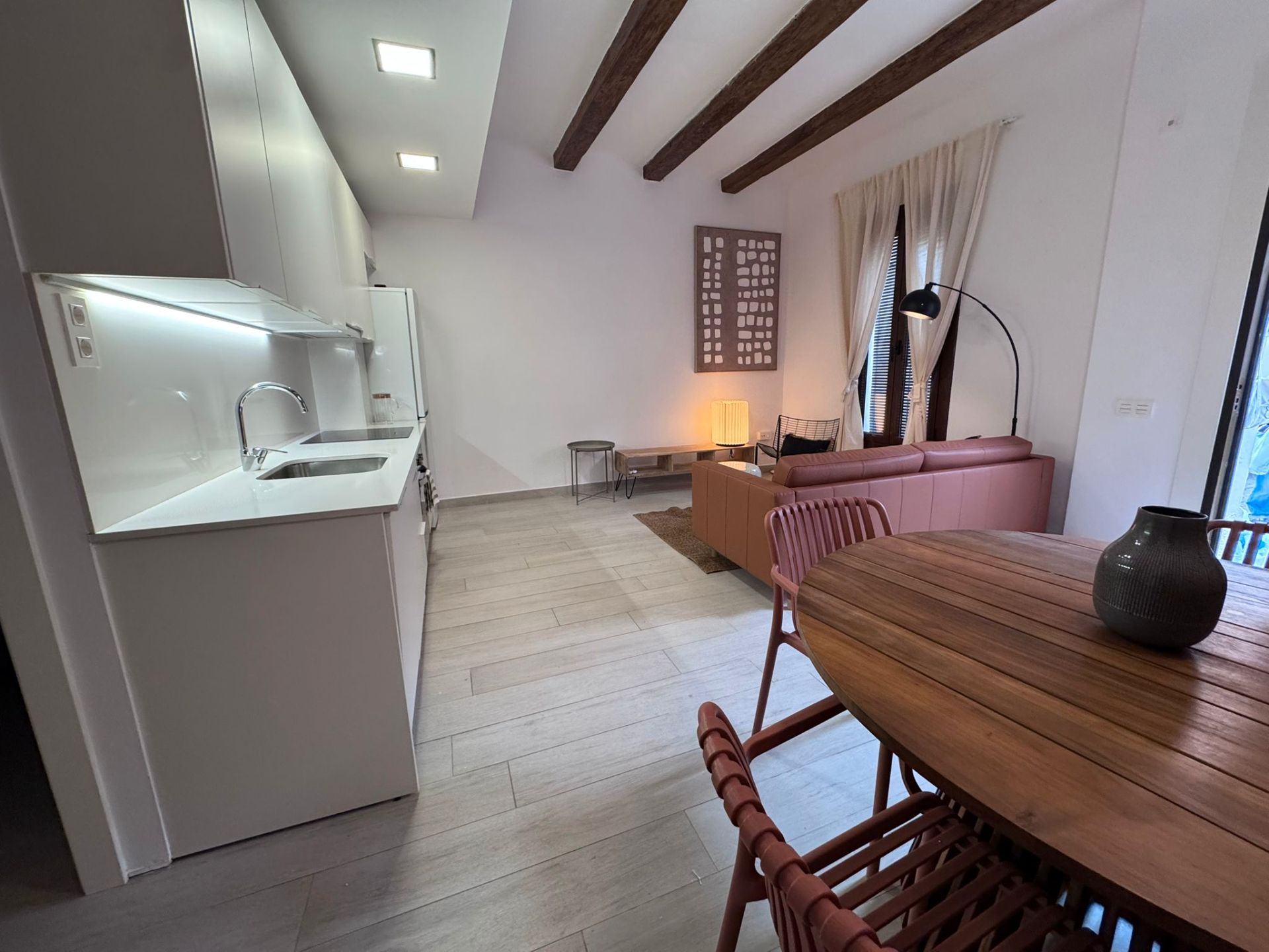 Living room of Planta baja to rent in L'Hospitalet de Llobregat  with Air Conditioner, Parquet flooring and Furnished