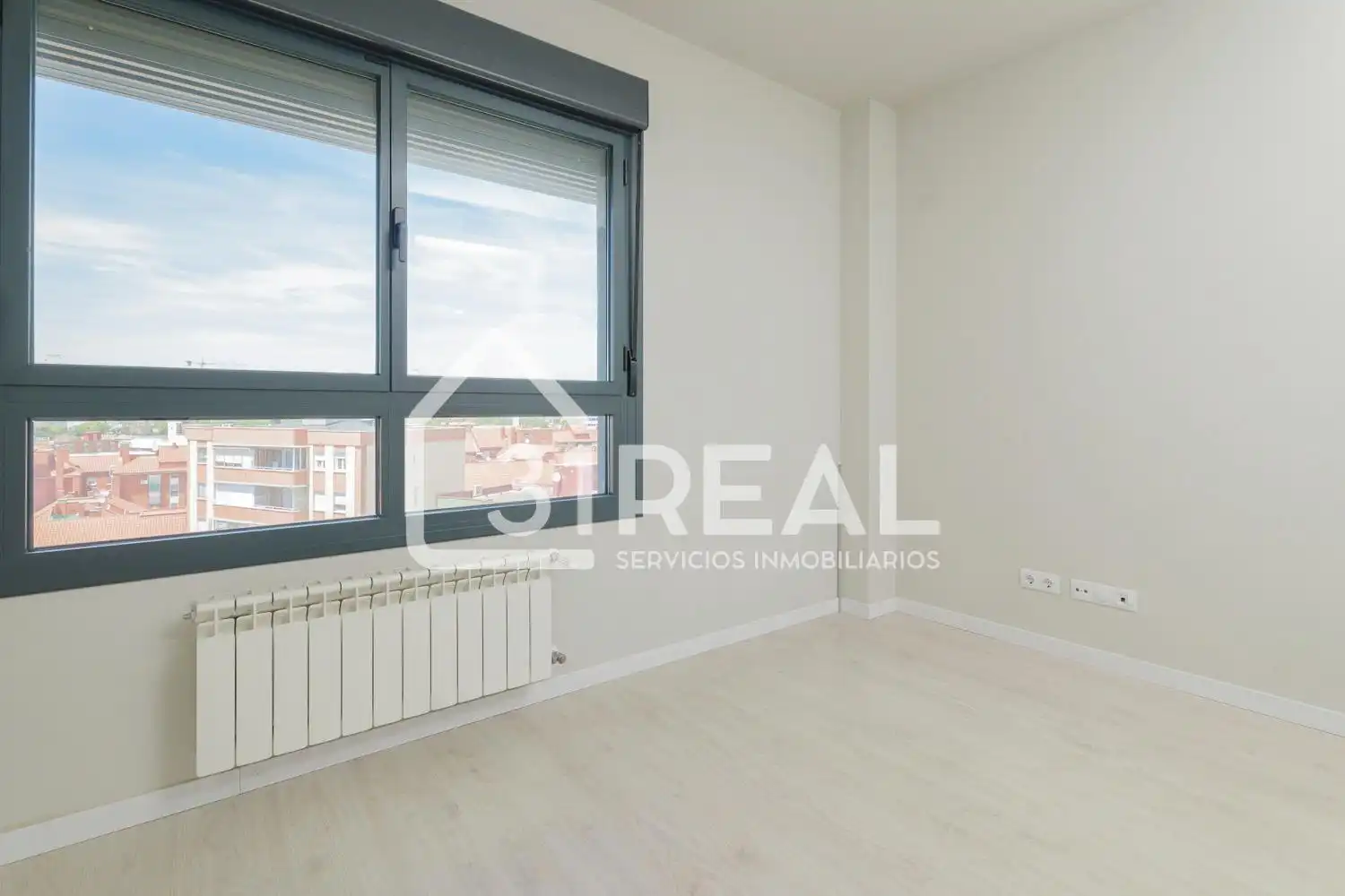 Schlafzimmer von Wohnung zum Verkauf in Madrid mit Heizung, Privatgarten und Gemeinschaftspool