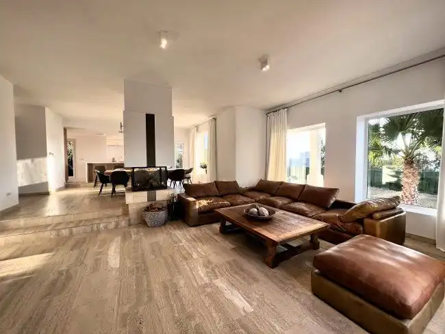 Chalet con piscina en alquiler en Chullera, imagen 4