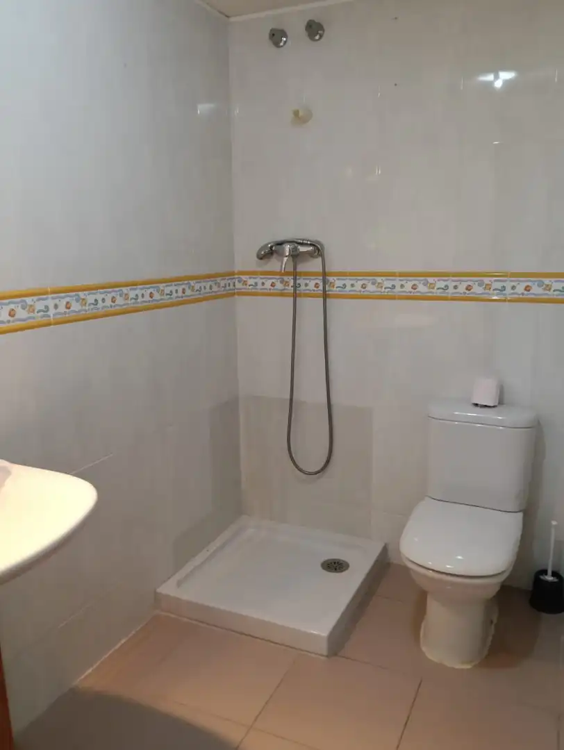 Baño de Piso de alquiler en Xàtiva con Aire acondicionado, Calefacción y Amueblado