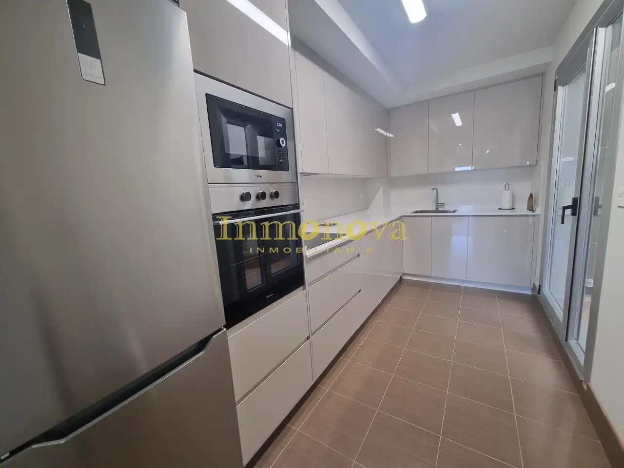 Cocina de Piso de alquiler en Cangas  con Calefacción, Amueblado y Balcón
