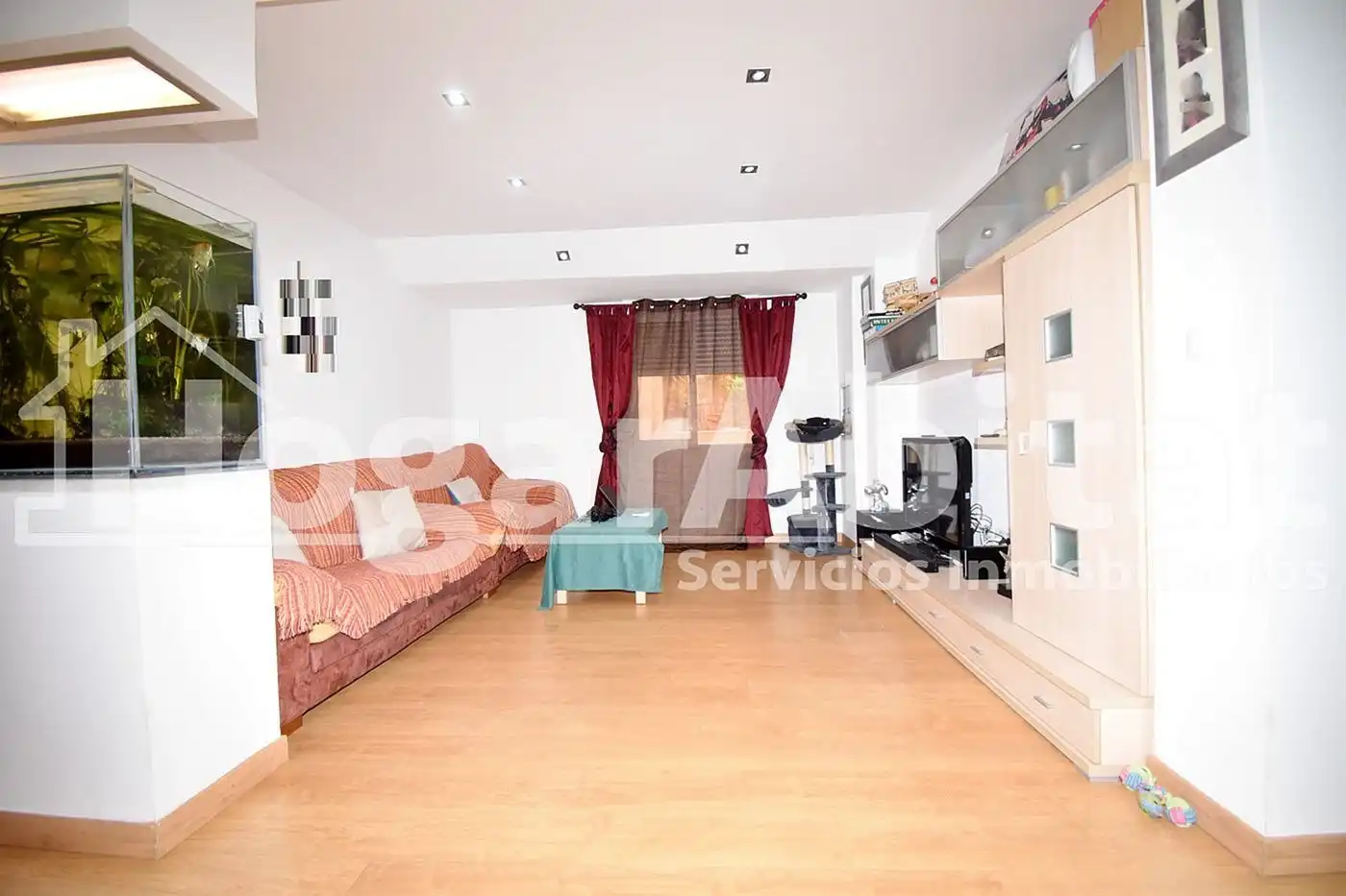 Wohnung zum Verkauf in Xirivella mit Klimaanlage, Parkett und Balkon