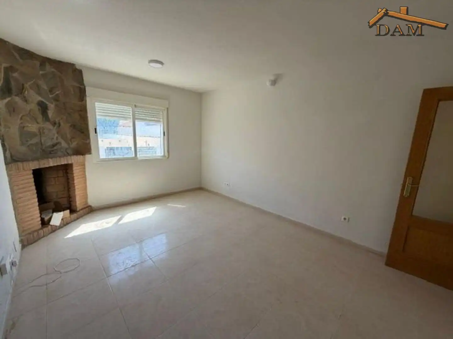 Habitación de Casa adosada en venta en Carmena