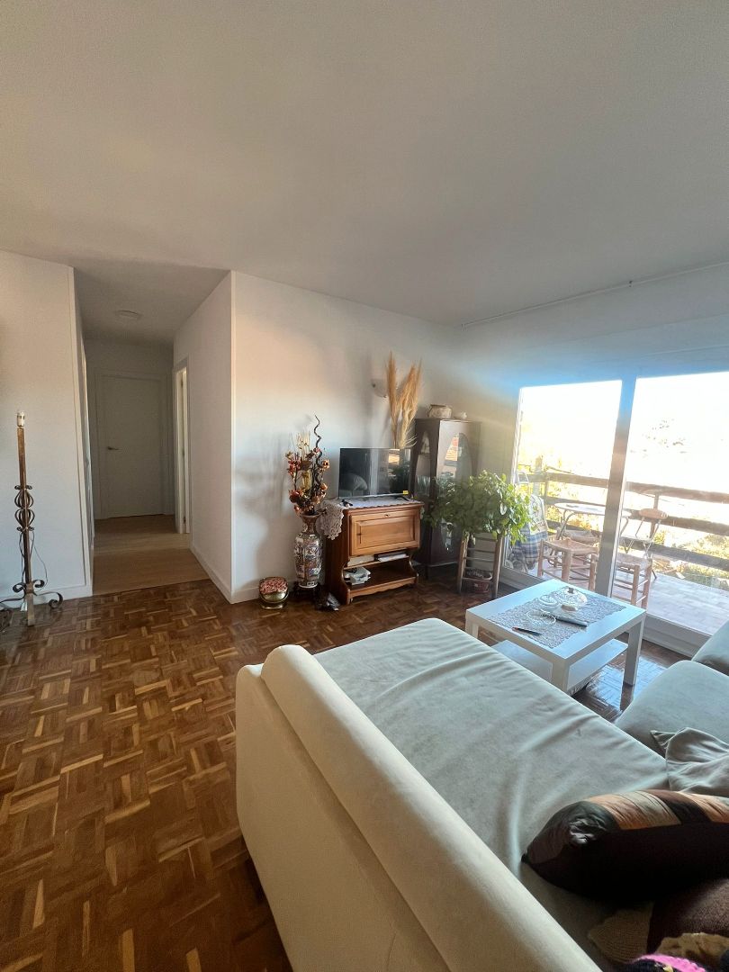 Living room of Flat for sale in Aldea del Fresno  with Parquet flooring, Terrace and Furnished