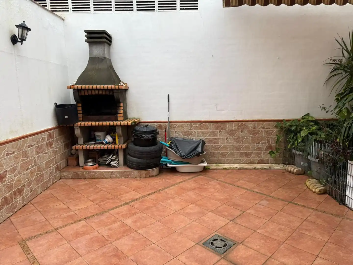 Casa adosada en venda en Utrera amb Piscina comunitària