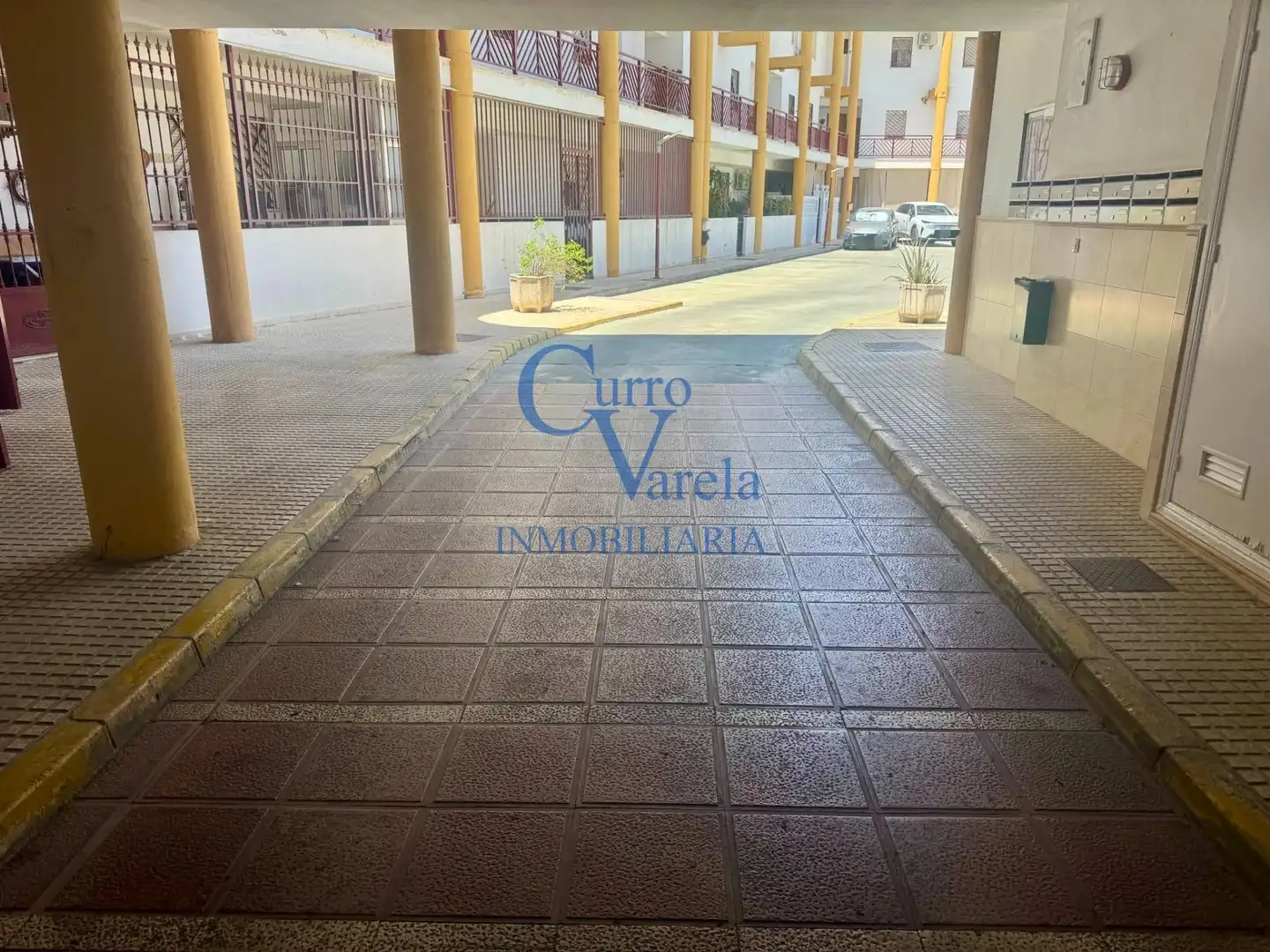 Vista exterior de Piso en venta en Dos Hermanas con Aire acondicionado, Calefacción y Trastero
