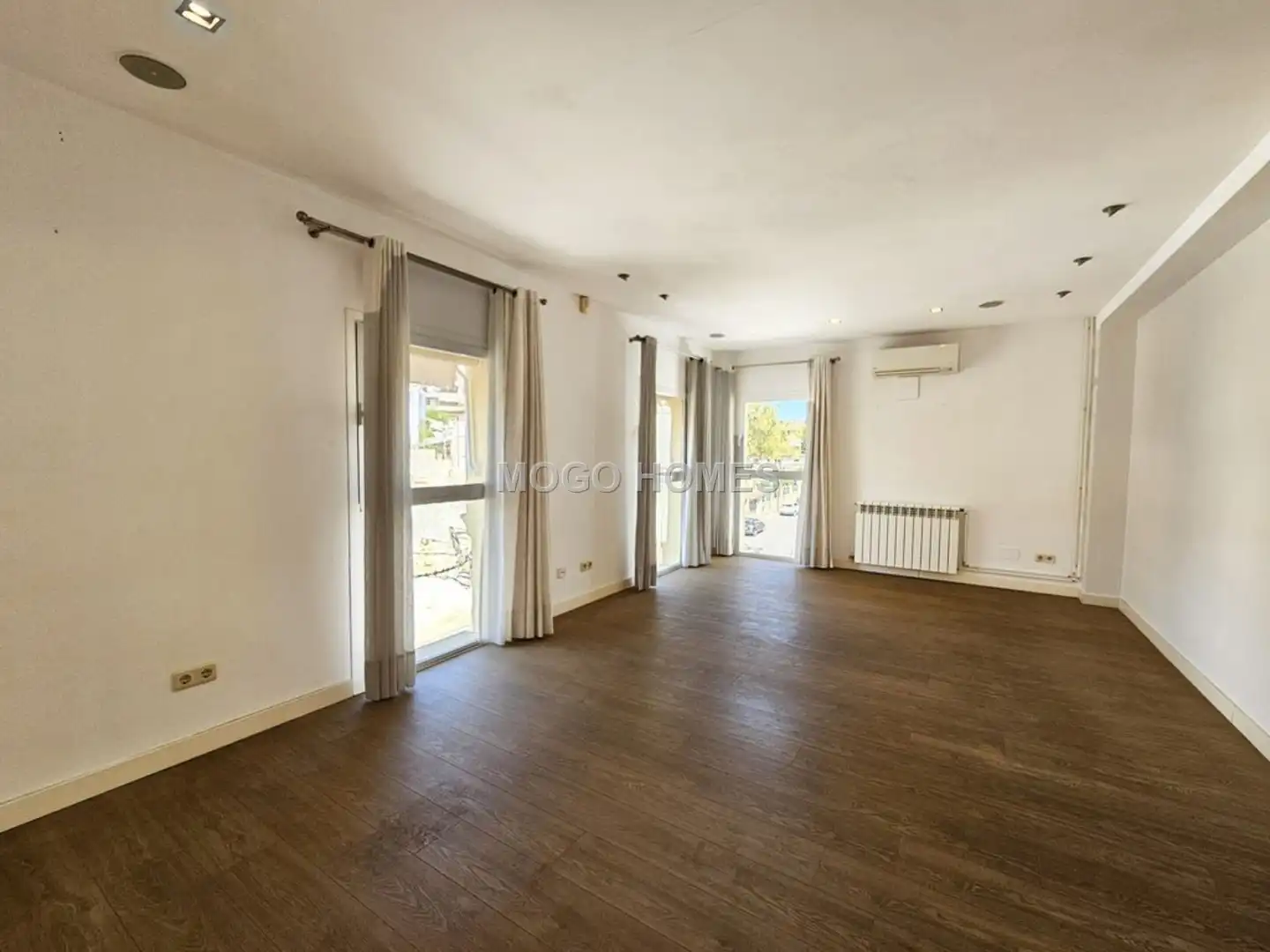 Living room of Attic for sale in  Palma de Mallorca  with Air Conditioner, Parquet flooring and Terrace