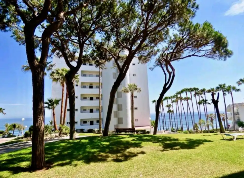 Vista exterior de Apartamento en venta en Mijas con Aire acondicionado, Trastero y Amueblado
