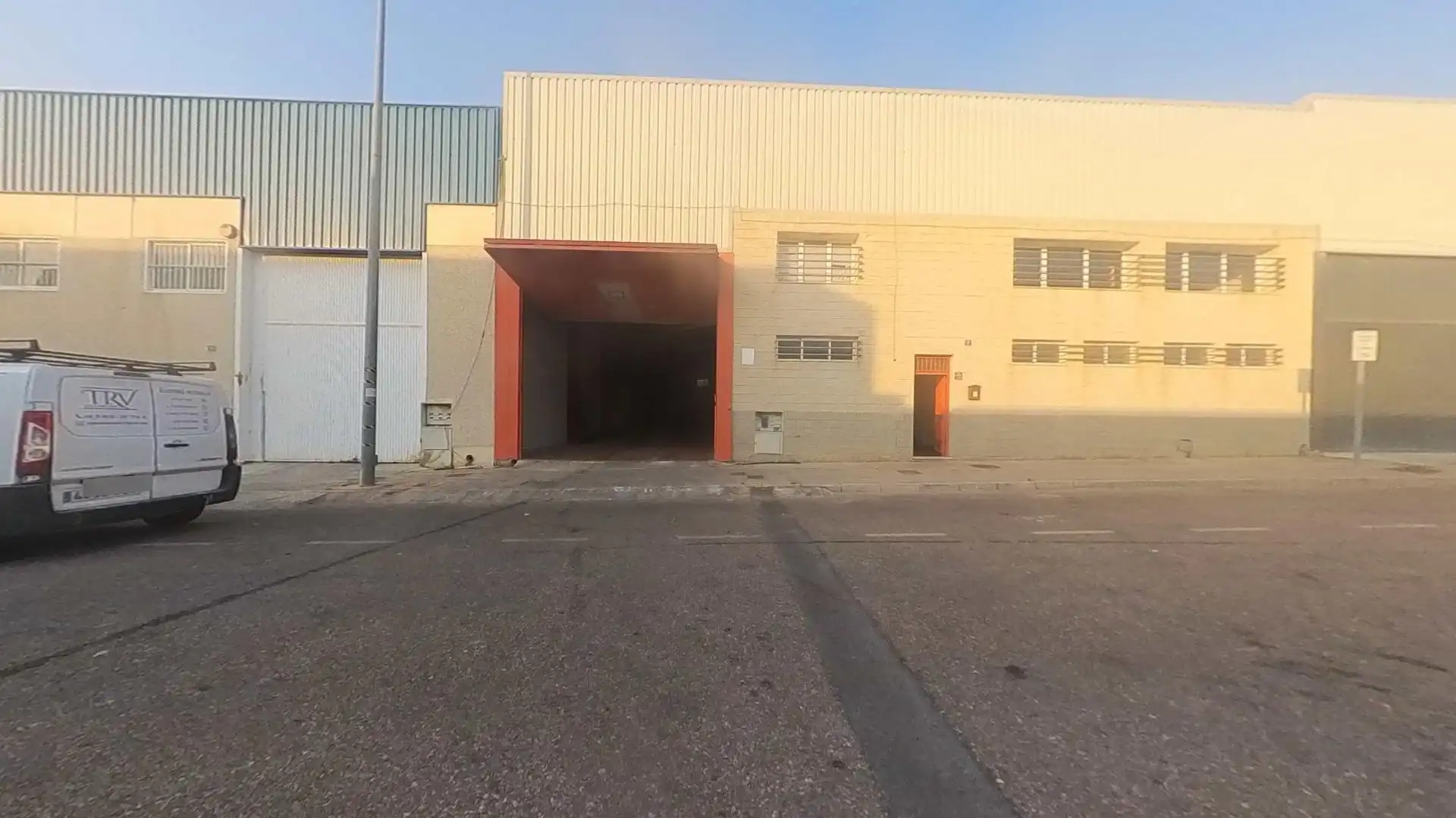 Industrial building for sale in Monóvar  / Monòver