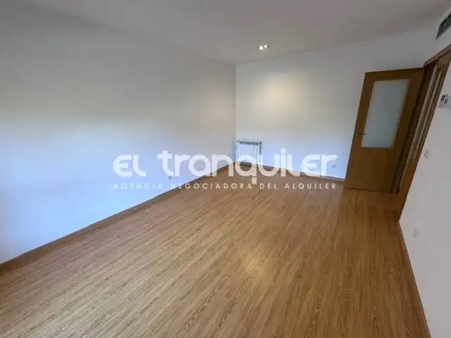 Schlafzimmer von Wohnung zur Miete in Las Rozas de Madrid mit Klimaanlage, Abstellraum und Waschmaschine