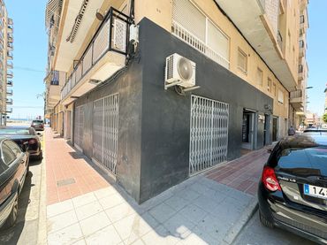 Local commercial à vendre à ALMIRANTE ANTEQUERA