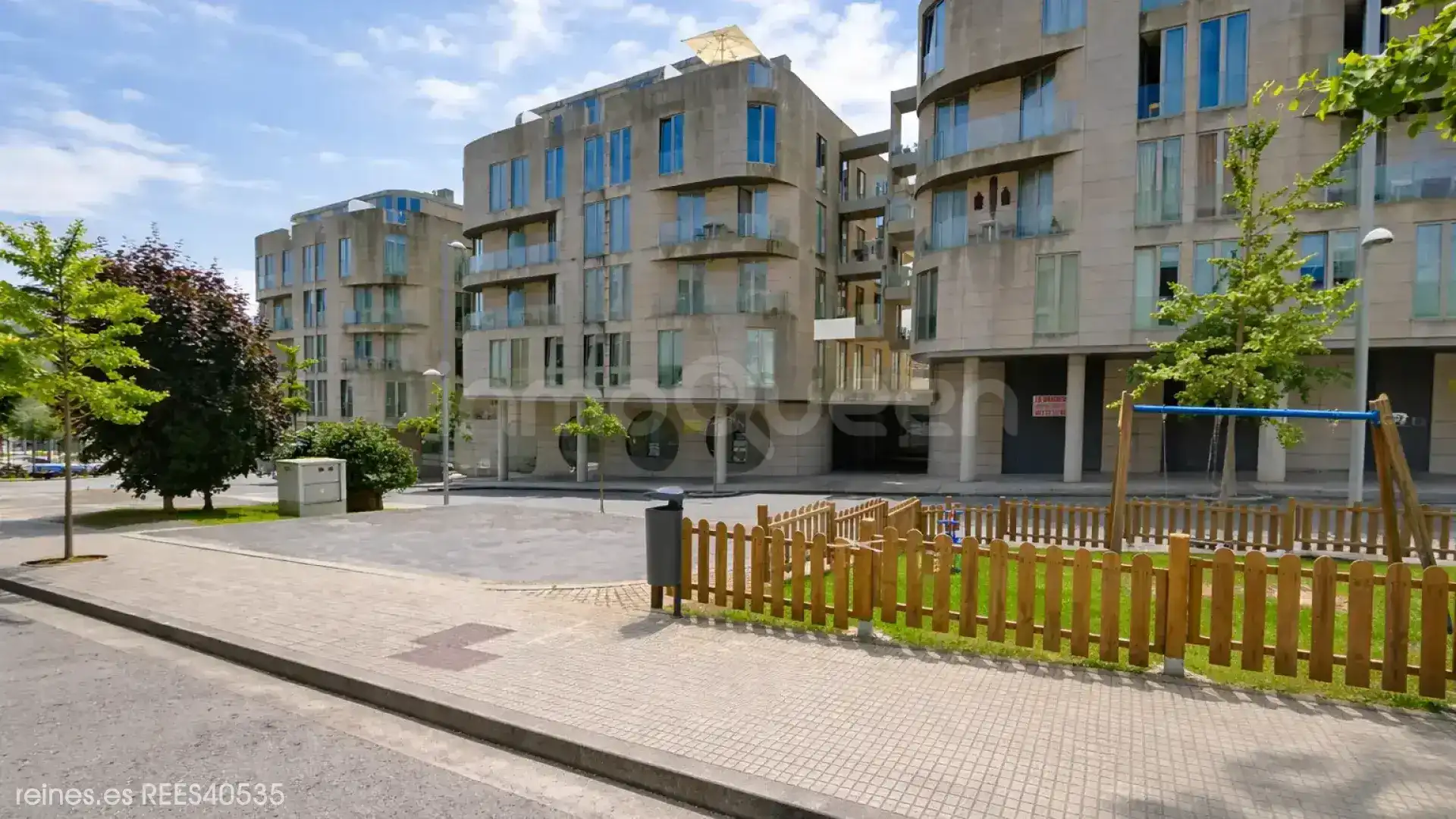 Vista exterior de Piso en venta en Foz con Calefacción, Terraza y Amueblado