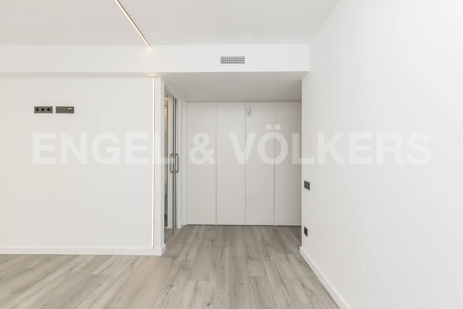 Schlafzimmer von Dachboden zum Verkauf in Sant Andreu de Llavaneres mit Klimaanlage, Heizung und Parkett