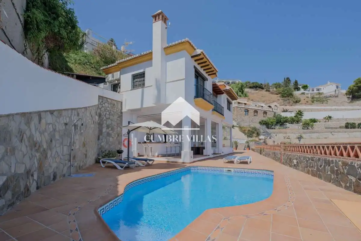 Vista exterior de Casa o chalet en venta en Almuñécar con Terraza, Amueblado y Internet