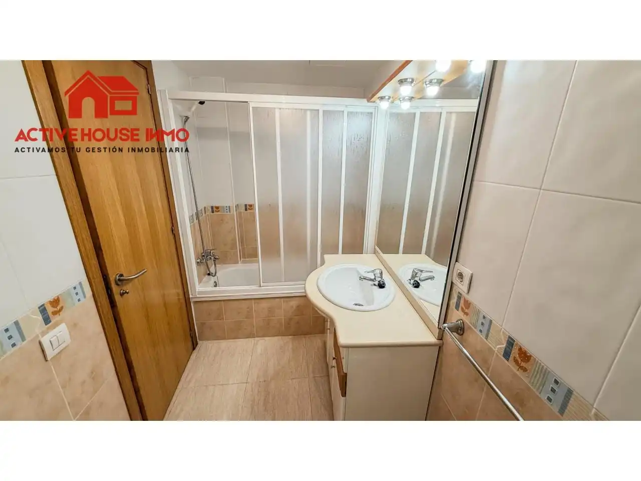 Badezimmer von Wohnung zum Verkauf in La Ràpita mit Klimaanlage, Heizung und Abstellraum