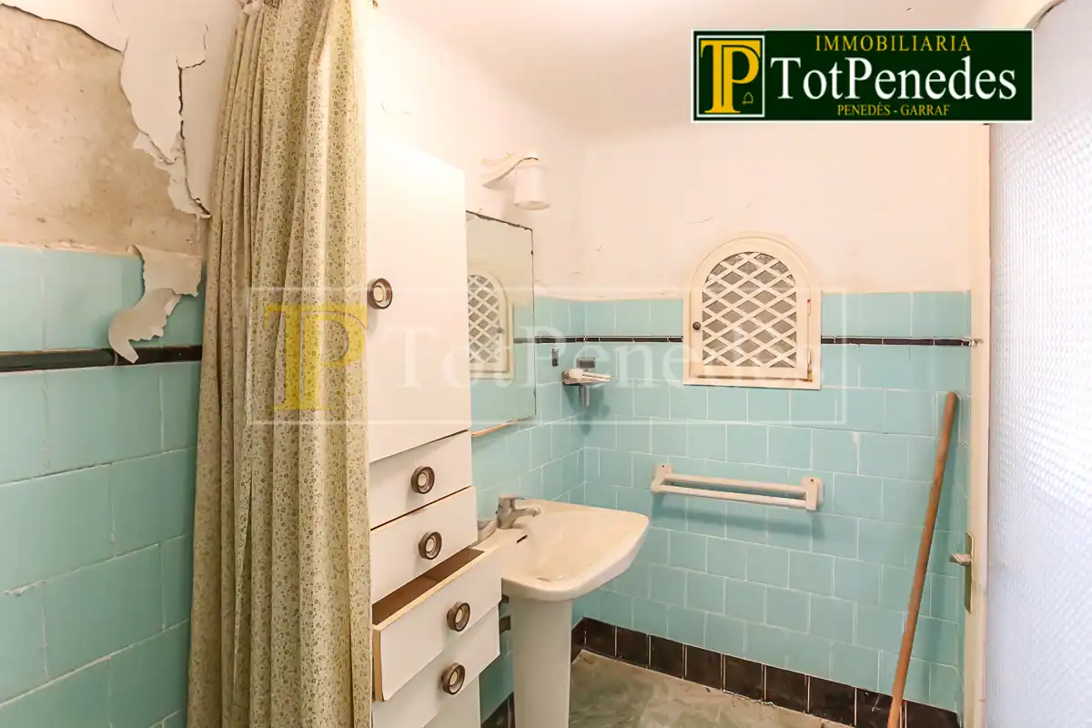 Baño de Finca rústica en venta en Subirats