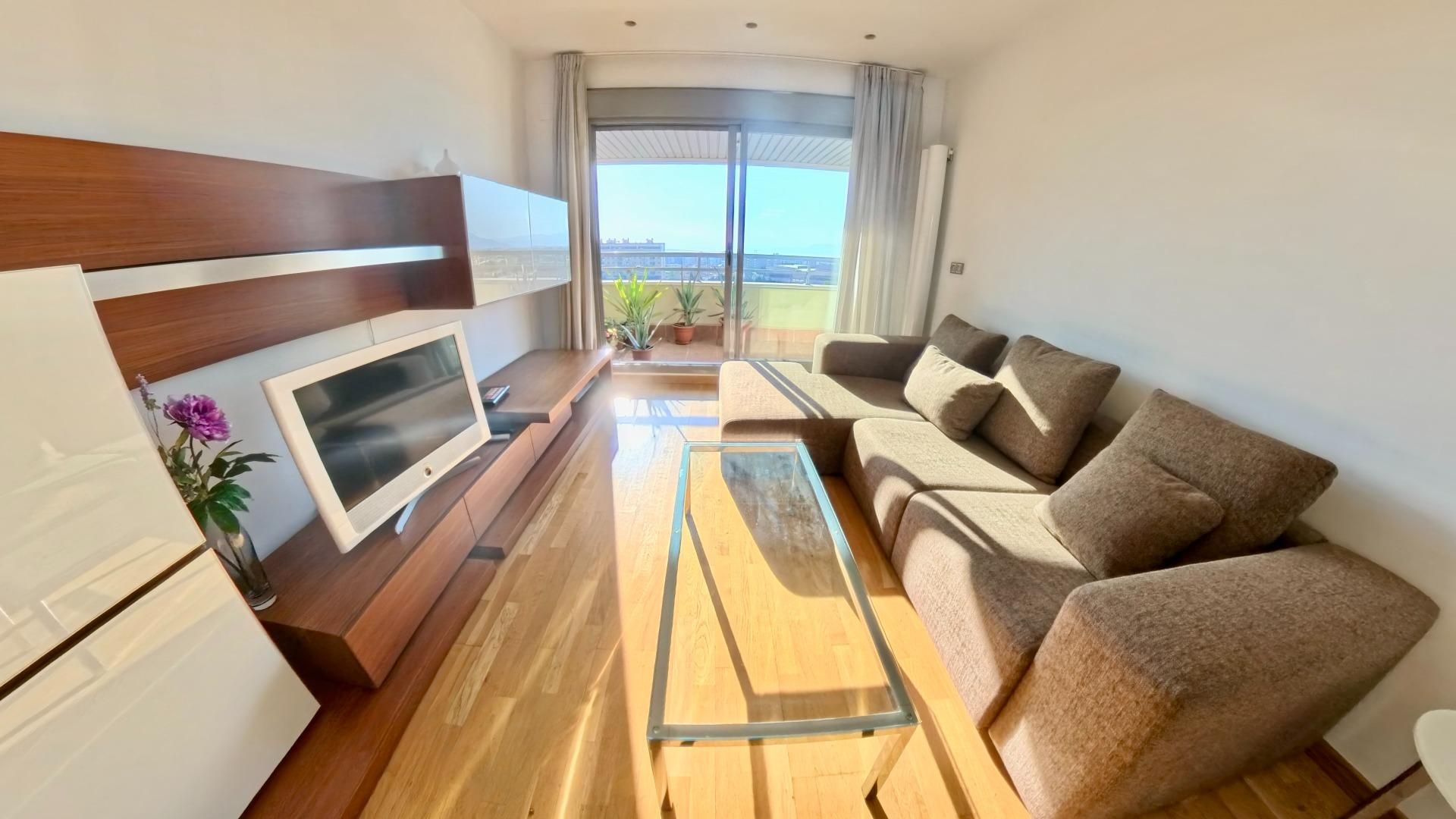 Sala de estar de Apartamento de alquiler en  Granada Capital con Calefacción, Jardín privado y Parquet