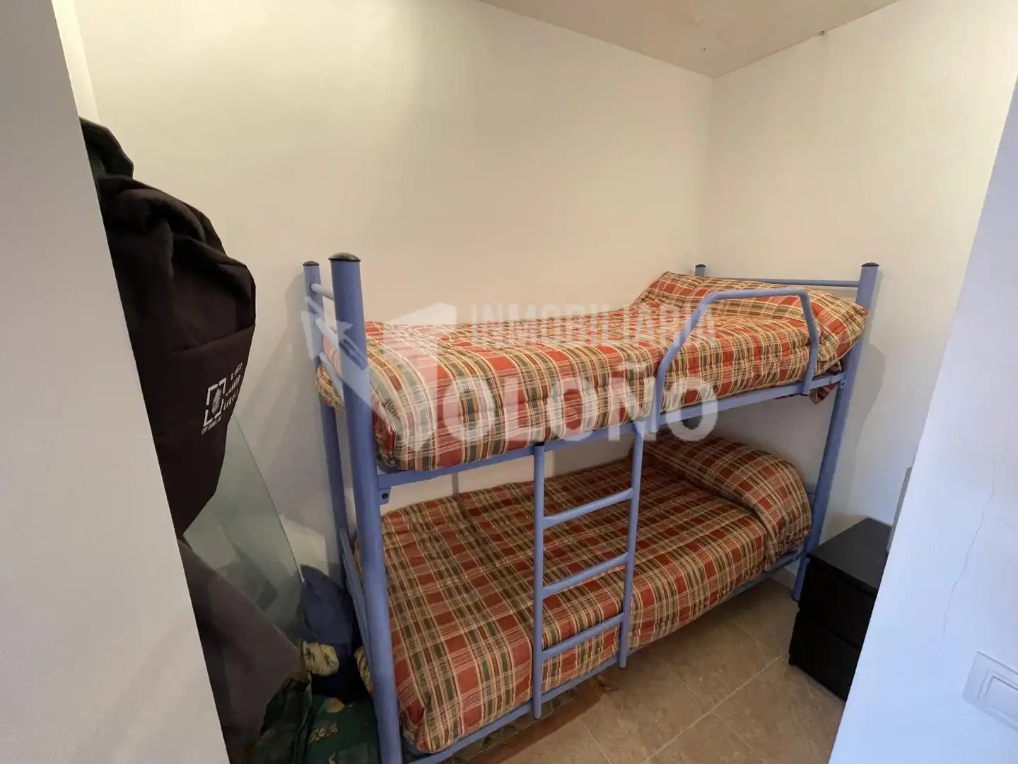 Habitación de Dúplex en venta en Castañares de Rioja con Calefacción, Parquet y Terraza