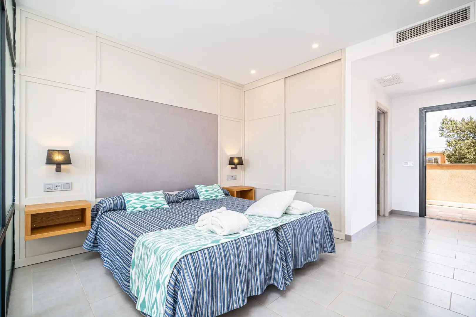 Habitación de Edificio en venta en Ses Salines con Piscina comunitaria