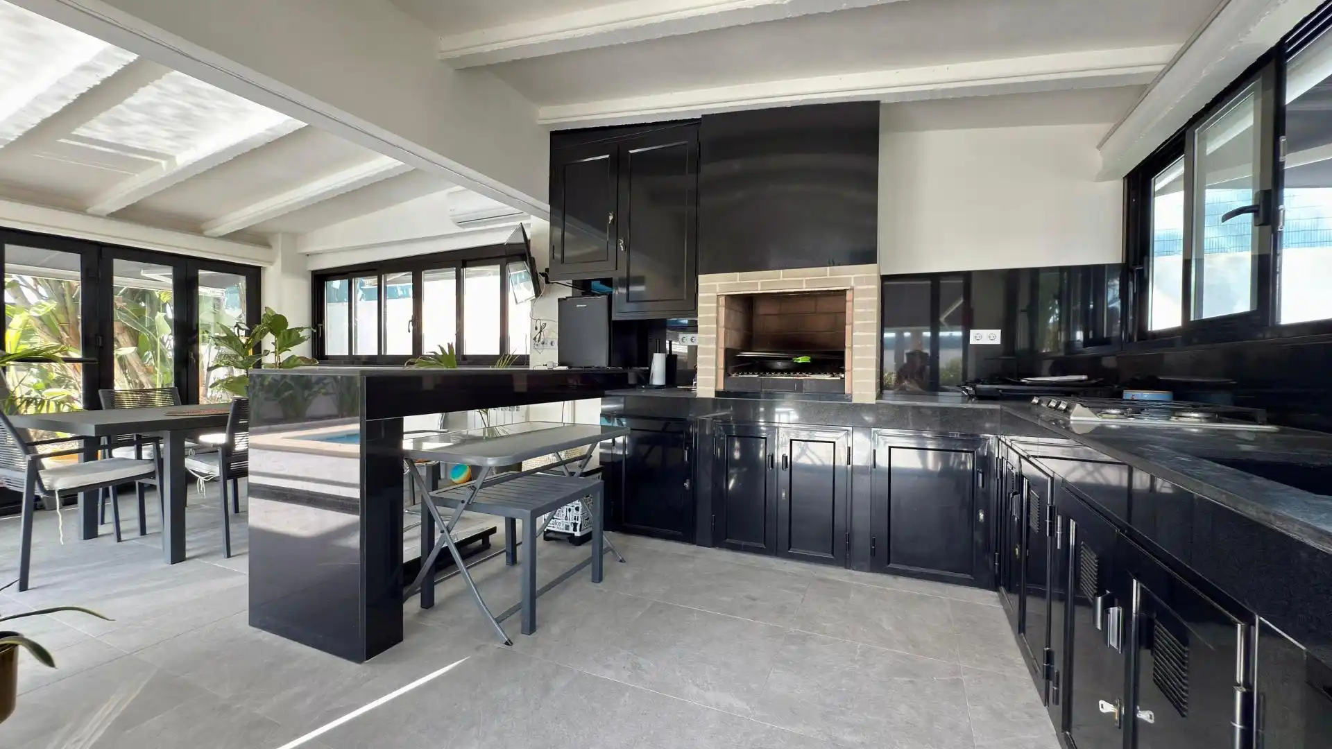 Cocina de Casa o chalet en venta en Sant Joan d'Alacant con Aire acondicionado, Calefacción y Jardín privado