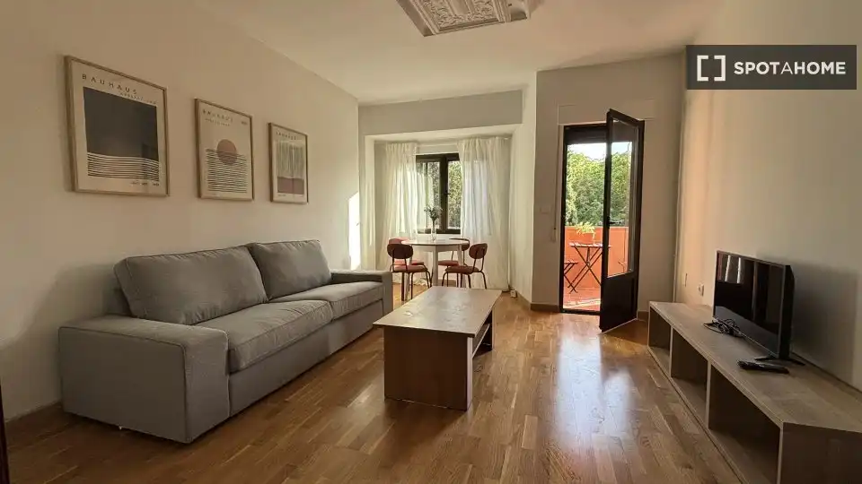 Sala d'estar de Pis de lloguer en Segovia amb Aire condicionat, Calefacció i Moblat