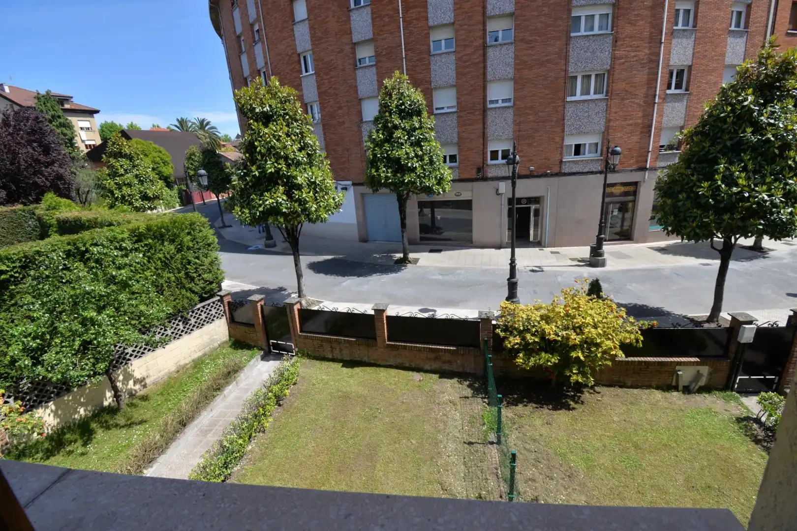 Außenansicht von Haus oder Chalet zur Miete in Oviedo  mit Abstellraum