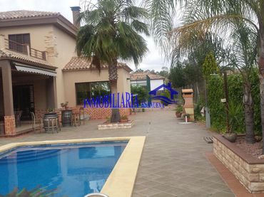 Villa avec piscine à vendre à La Carlota