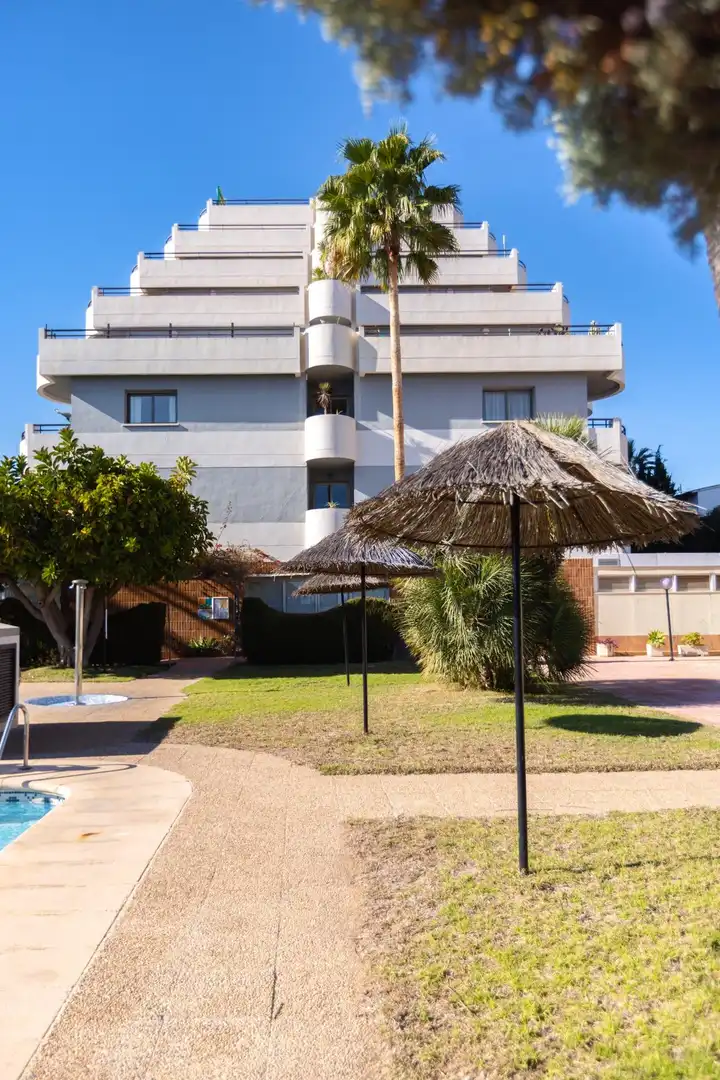 Vista exterior de Apartamento en venta en Calpe / Calp con Calefacción, Jardín privado y Terraza