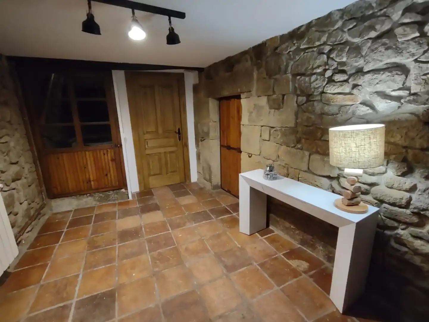 Casa adosada de lloguer en Riotuerto amb Calefacció, Jardí privat i Parquet